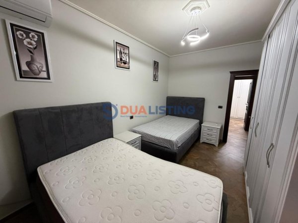 Tirane, jepet me qera apartament 3+1+Ballkon Kati 2, 1.300 € 