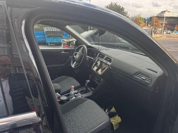 Tirane, shes SUV Volkswagen Tiguan Nafte, e zeze automatik Klima 57 km 26.000 €