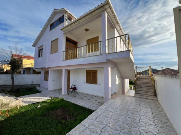 Durres, shitet Vile 5+1+Ballkon Kati 3, 680 m² 220.000 € (Rrashbull)