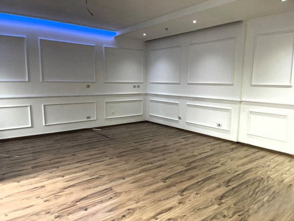 Tirane, jepet me qera zyre Kati 6, 120 m² 1.200 € (zogu u zi)