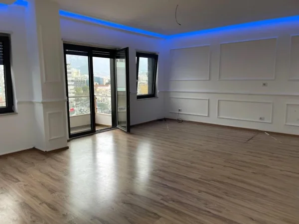 Tirane, jepet me qera zyre Kati 6, 120 m² 1.200 € (zogu u zi)