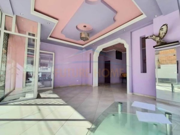 Korce, shitet ambjent biznesi Kati 0, 57 m² 68.000 € (Lagjia 18)