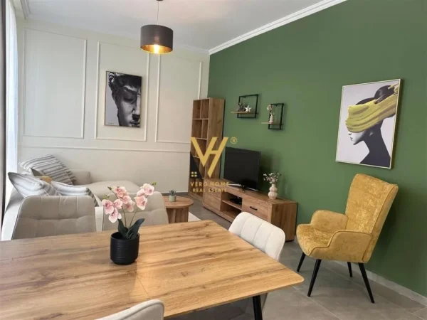 Tirane, jepet me qera apartament 1+1+Ballkon Kati 1, 70 m² 650 € (BULEVARDI I RI)