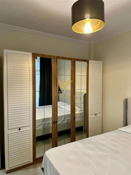 Tirane, jepet me qera apartament 1+1+Ballkon Kati 1, 70 m² 650 € (BULEVARDI I RI)