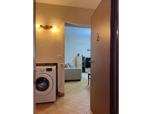 Tirane, jepet me qera apartament 2+1 Kati 3, 72 m² 700 € (Myslym Shyri)