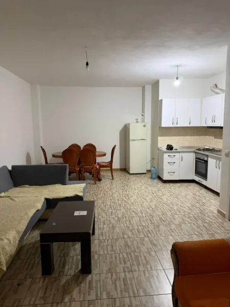 Tirane, jepet me qera apartament 1+1 Kati 6, 50 m² 350 € (Rruga Mikel Maruli)