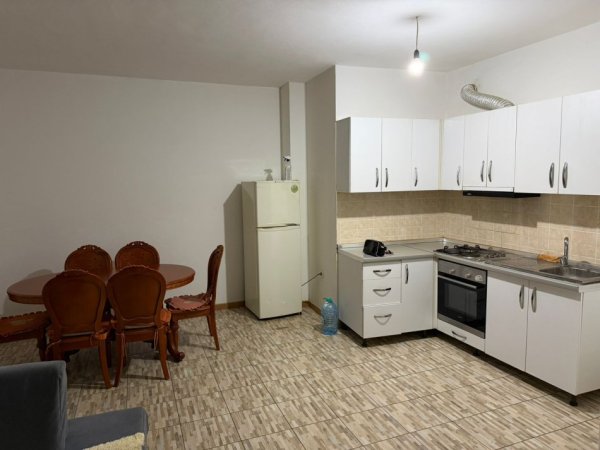 Tirane, jepet me qera apartament 1+1 Kati 6, 50 m² 350 € (Rruga Mikel Maruli)