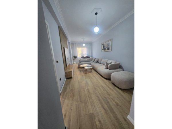 Durres, shitet apartament 2+1 Kati 2, 98 m² 125.000 € 