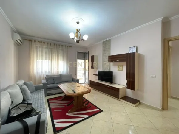 Tirane, jepet me qera apartament 1+1+Ballkon Kati 4, 72 m² 500 € (DON BOSKO)