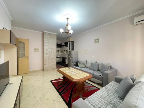 Tirane, jepet me qera apartament 1+1+Ballkon Kati 4, 72 m² 500 € (DON BOSKO)