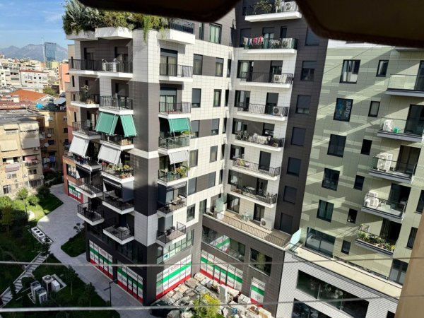 Tirane, jepet me qera apartament 1+1+Ballkon Kati 8, 70 m² 900 € 