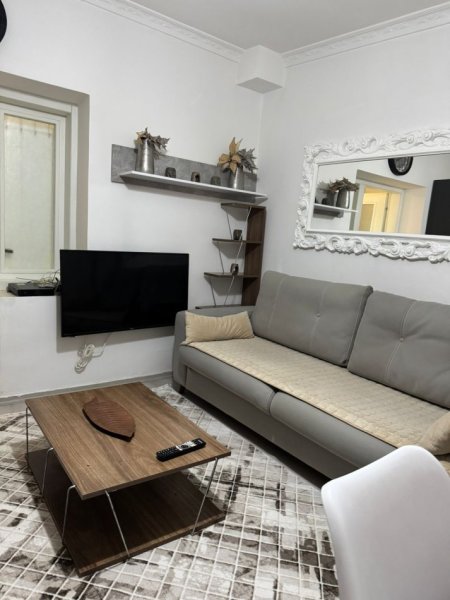 Tirane, jepet me qera apartament 1+1 Kati 0, 70 m² 450 € (rruga dibres)