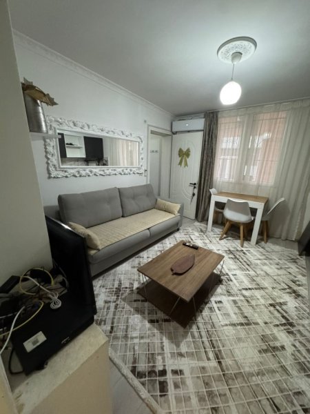 Tirane, jepet me qera apartament 1+1 Kati 0, 70 m² 450 € (rruga dibres)