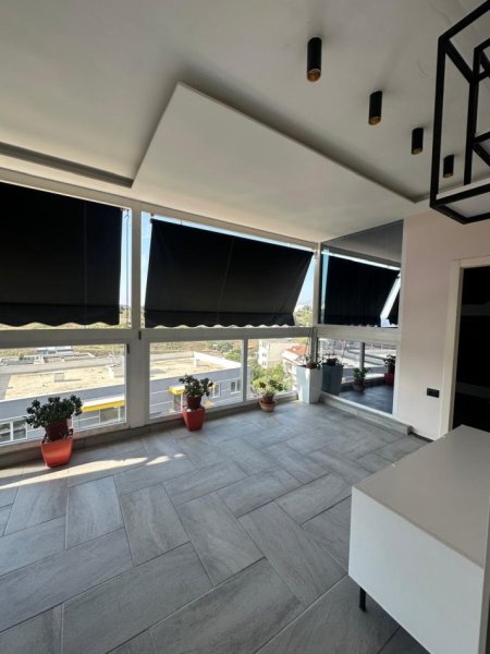 Tirane, jepet me qera apartament 2+1+Ballkon Kati 4, 74 m² 600 €