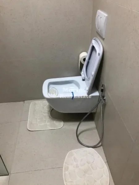 Tirane, jepet me qera apartament 1+1 Kati 9, 65 m² 650 € (Bulevardi Gjergj Fishta)