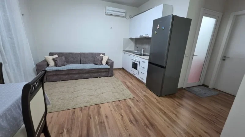 Tirane, jepet me qera apartament 1+1+Ballkon Kati 4, 70 m² 430 € (Ambasada Kuvajt)
