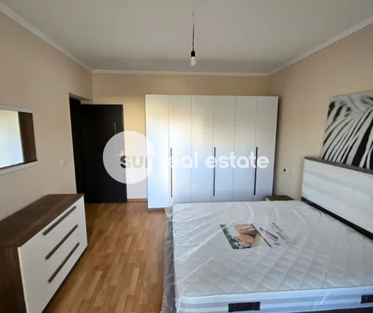 Shkoder, jepet me qera apartament 2+1+Ballkon Kati 0, 96 m² (DERGUT)