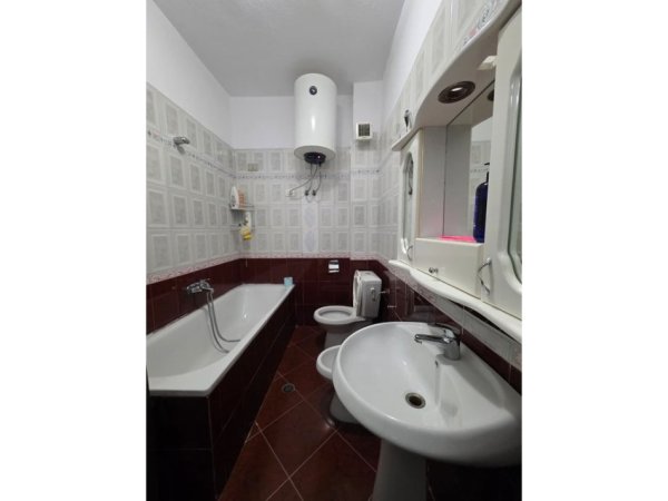 Tirane, jepet me qera apartament 1+1 Kati 9, 60 m² 500 € (Ish Parku)