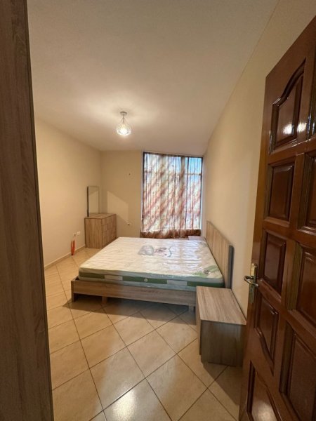 Tirane, jepet me qera apartament 2+1 Kati 2, 500 € (Yzberisht)