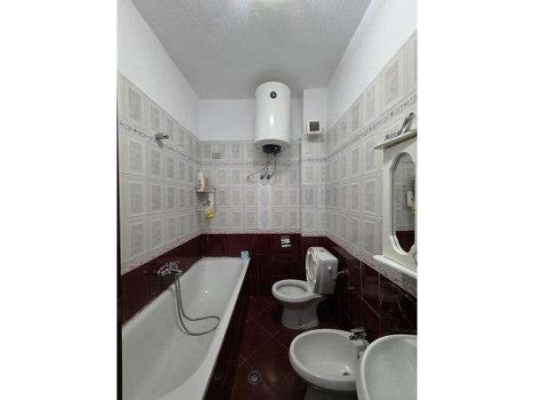 Tirane, jepet me qera 1+1 Kati 9, 60 m² 500 € (Ish Parku , Tirane.)