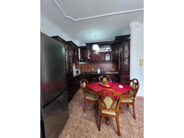 Tirane, jap me qera apartament 1+1+Ballkon Kati 9, 60 m² 500 € (ISH PARKU)