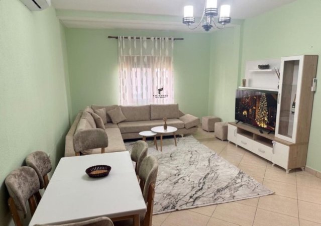 Tirane, jepet me qera 2+1 Kati 2, 120 m² 450 € (QYTET STUDENTI)