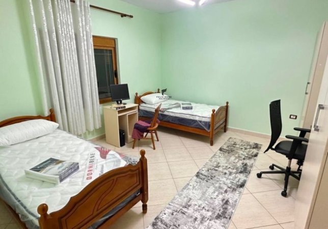 Tirane, jepet me qera 2+1 Kati 2, 120 m² 450 € (QYTET STUDENTI)