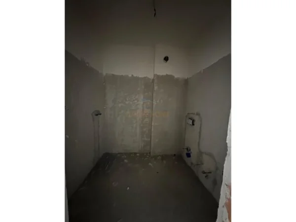 Tirane, shitet apartament 1+1 Kati 3, 73 m² 80.000 € (Paskuqan)