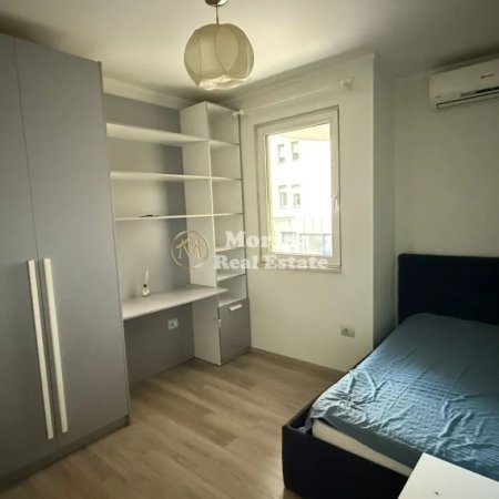 Tirane, jepet me qera apartament 3+1 Kati 1, 124 m² 1.500 € (Blloku)