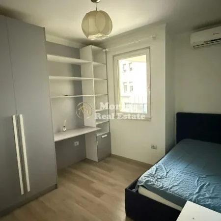 Tirane, jepet me qera apartament 3+1 Kati 1, 124 m² 1.500 € (Blloku)