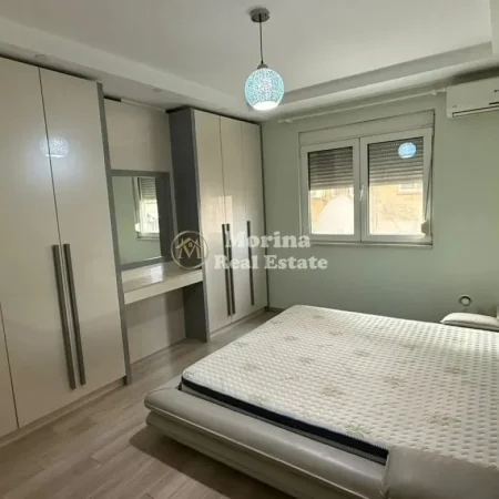 Tirane, jepet me qera apartament 3+1 Kati 1, 124 m² 1.500 € (Blloku)