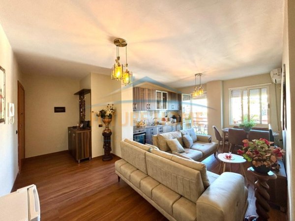 Durres, shitet apartament 1+1+Ballkon Kati 4, 74 m² 89.000 € (Golem)