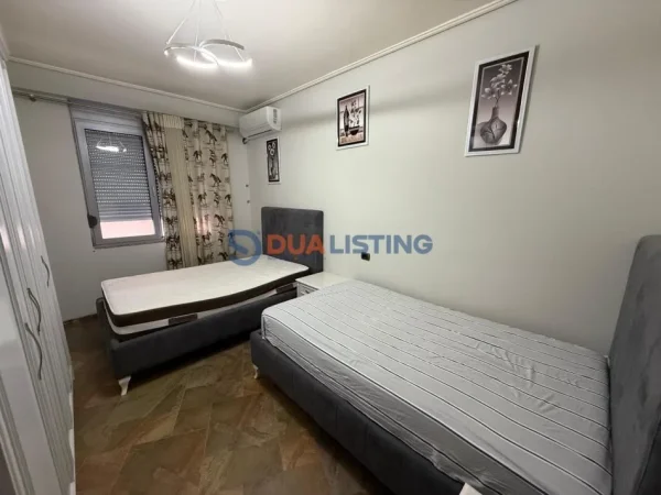 Tirane, jepet me qera apartament 3+1+Aneks+Ballkon Kati 2, 150 m² 1.300 € (Qira apartament 3+1 me 2 poste parkimi Bulevardi Zogu I)