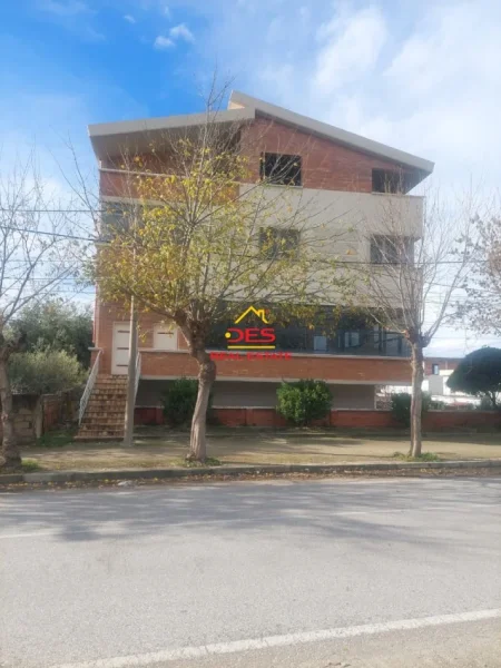 Vlore, shitet Vile , 542 m² 742.000 € (Rruga Demokracia)