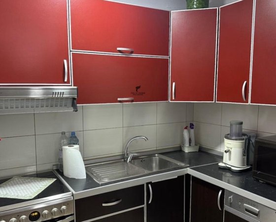 Tirane, jepet me qera apartament 2+1 Kati 5, 75 m² 500 € (PORCELAN)