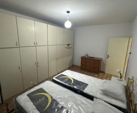 Tirane, jepet me qera apartament 2+1 Kati 5, 75 m² 500 € (PORCELAN)