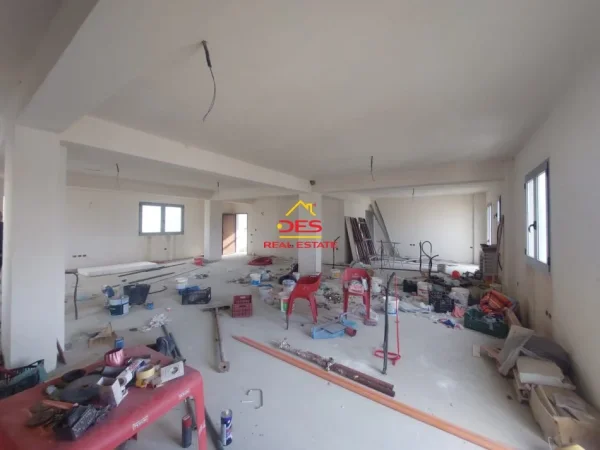Vlore, shitet Vile , 542 m² 742.000 € (Rruga Demokracia)
