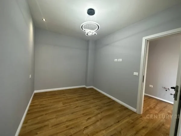 Tirane, shitet apartament 1+1 Kati 6, 49 m² 98.000 € (5 Maji)