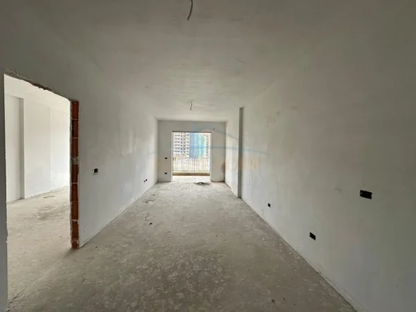 Tirane, shitet apartament 1+1 Kati 3, 81 m² 89.500 € (Paskuqan)