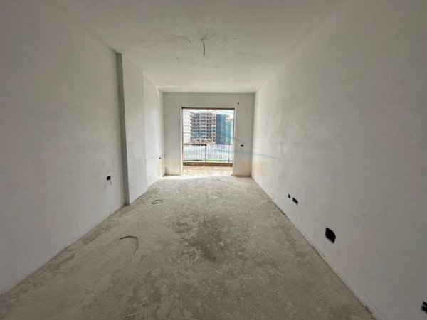 Tirane, shitet apartament 1+1 Kati 3, 81 m² 89.500 € (Paskuqan)