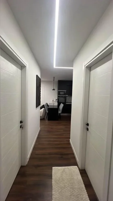 Tirane, jepet me qera apartament 1+1 Kati 1, 70 m² 550 € (5 MAJI)