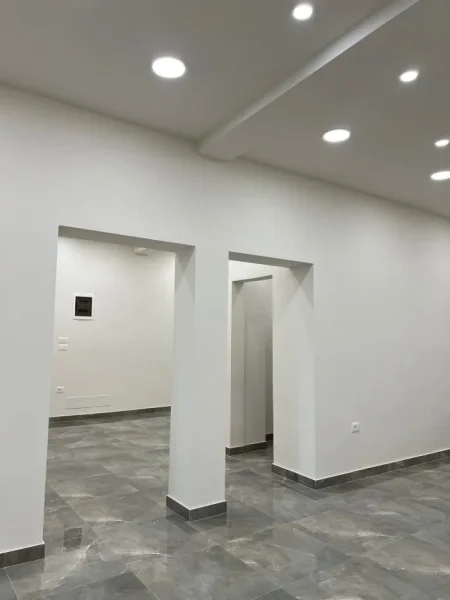 Tirane, shitet dyqan Kati 0, 70 m² 470.000 € (Stadiumi Dinamo)