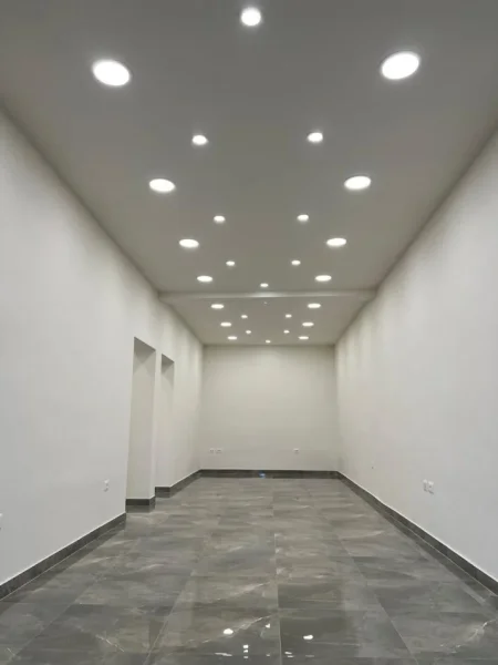 Tirane, shitet dyqan Kati 0, 70 m² 470.000 € (Stadiumi Dinamo)