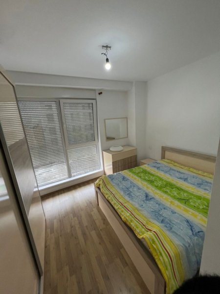Tirane, jepet me qera apartament 1+1+Ballkon Kati 6, 60 m² 500 € (ne kompleksin Siri)