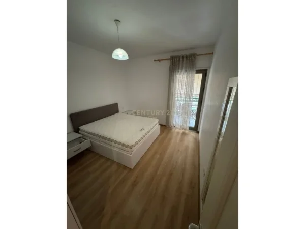 Tirane, jepet me qera apartament 1+1 Kati 1, 70 m² 750 € 