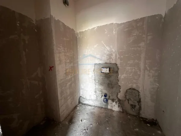 Tirane, shitet apartament 2+1 , 106 m² 117.000 € (Paskuqan)
