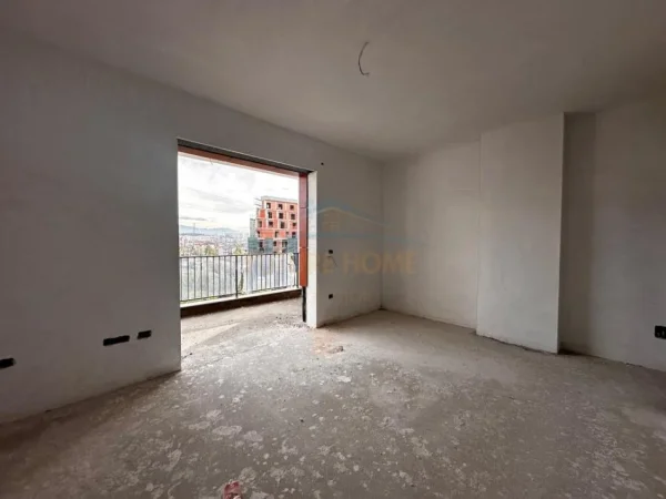 Tirane, shitet apartament 3+1 Kati 3, 166 m² 174.000 € (Paskuqan)