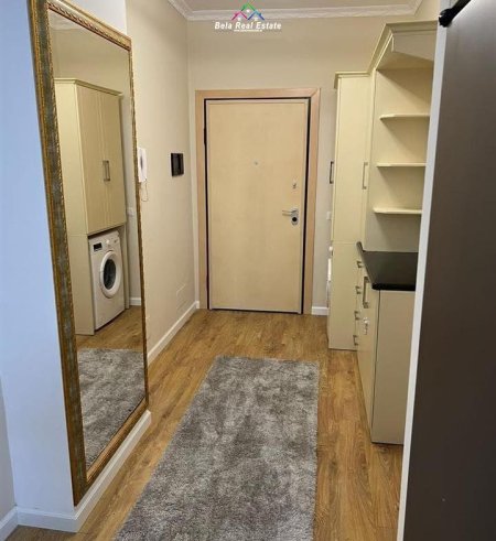 Tirane, jepet me qera apartament 2+1+Ballkon Kati 2, 105 m² 800 € (prane Market Ana)