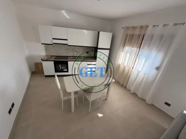 Durres, jepet me qera shtepi 2+1 Kati 1, 70 m² 350 € (spital rruga e marines durres)