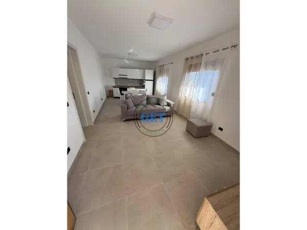 Durres, jepet me qera shtepi 2+1 Kati 1, 70 m² 350 € (spital rruga e marines durres)